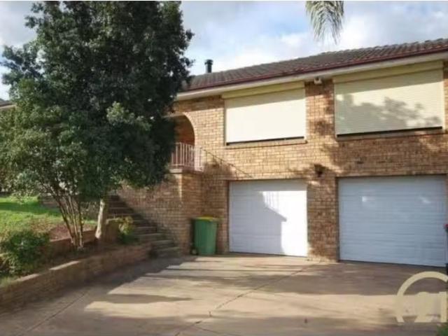 11 Berry Street, Prairiewood House for rent Listed by Alicia.
