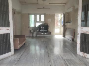 11 BHK Independent House in Shahpur for resale Ahmedabad. The reference number is 20528623