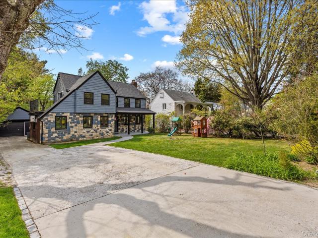 11 Brook Lane