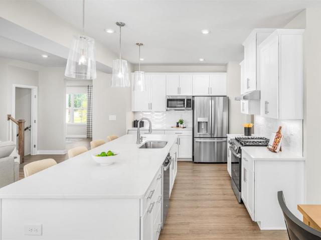 11 Butterfield Ln