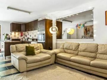 11 Campsfield Road, London, N8 7AL, United Kingdom | 4 bed townhouse for rent #136865150 | Rentberry