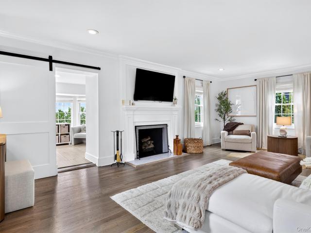 11 Cedar Place