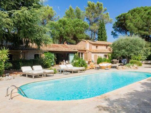 11 chambres, Plan Provence 83120 101568802