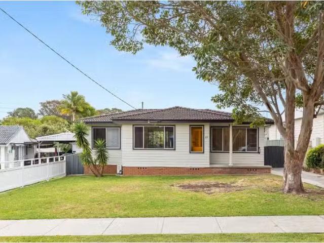 11 Cheryl Close, ELERMORE VALE House for rent Listed by Leasi.