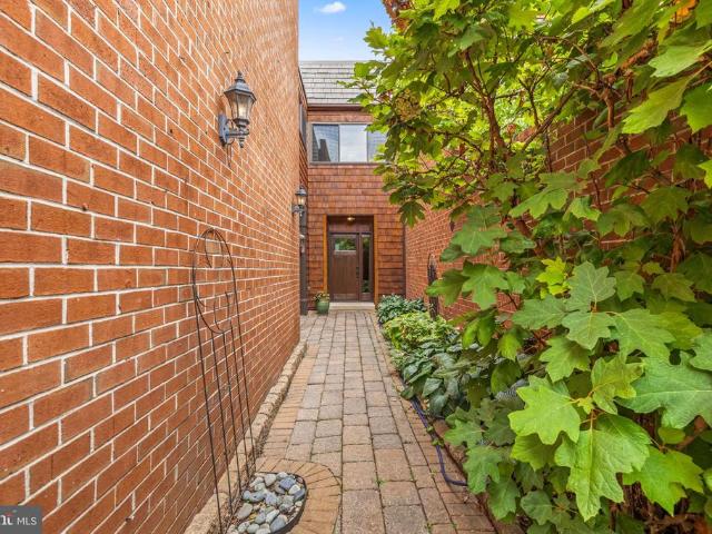 11 Coldwater Court
