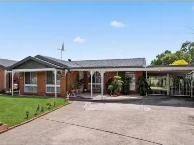 11 Colebee Crescent, Hassall Grove House for rent Listed by E.