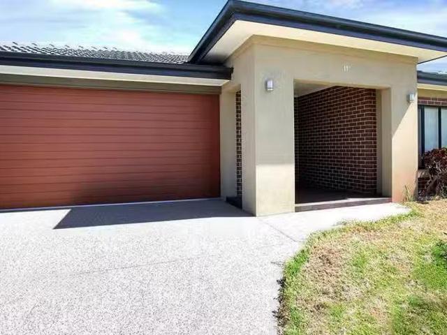 11 Cowes Close, CRANBOURNE NORTH, VIC 3977 House for Rent