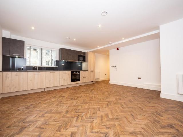 11 Cloth Halls, Spinning Acres Lane. 2 bed apartment to rent £1,220 pcm £282 pw