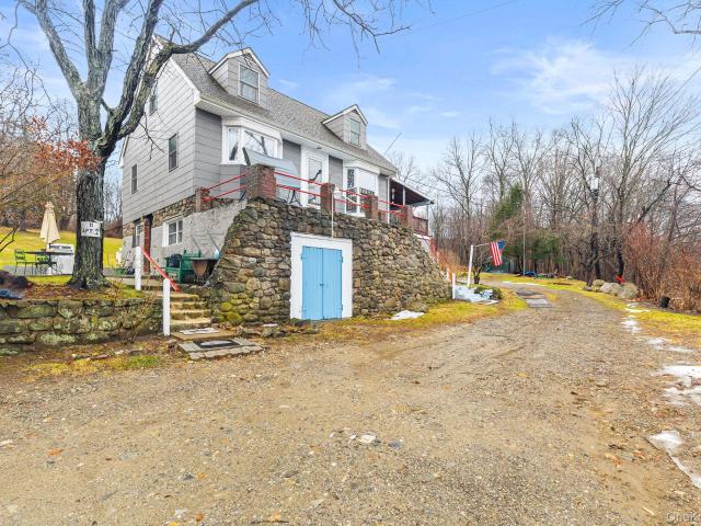 11 Cross Creek Road