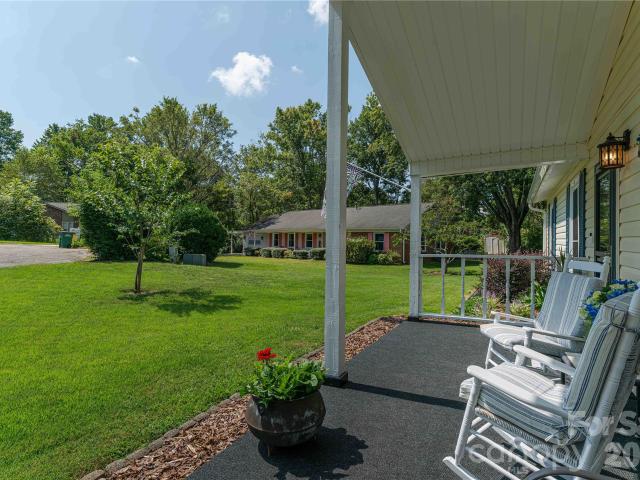 11 Crandon Court