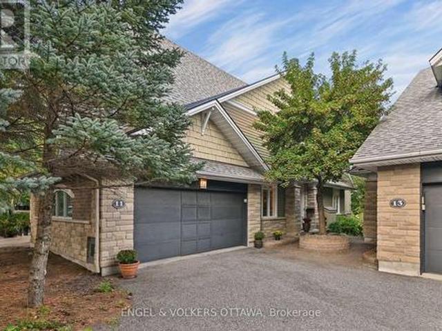 11 Creek'S End Lane, Ottawa, ON, K2H 1C7 house for sale | Listing ID X13801 | Royal LePage