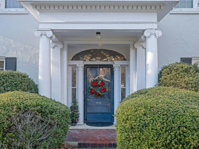 11 Crestmont Rd, Verona Twp. Us, nj