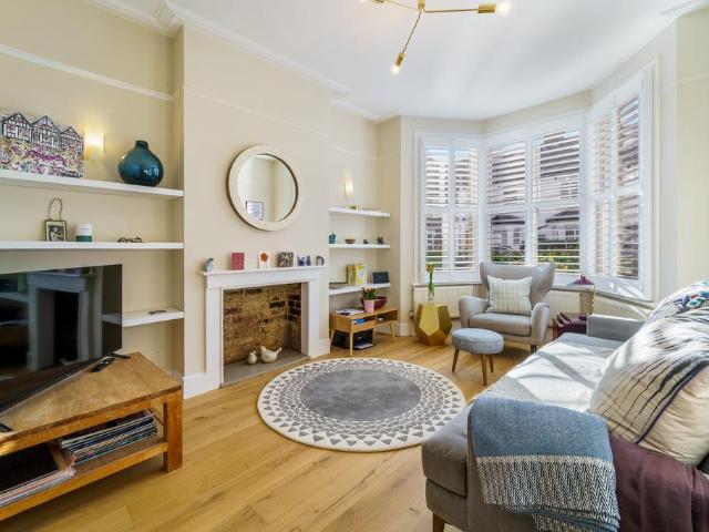 11 Cunnington Street, London, W4 5EN, United Kingdom | 4 bed house for rent #138696042 | Rentberry