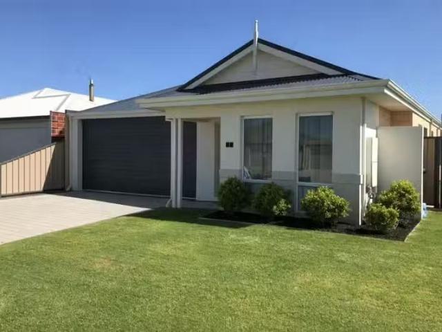 11 Currawong Way, AUSTRALIND, WA 6233 House for Rent