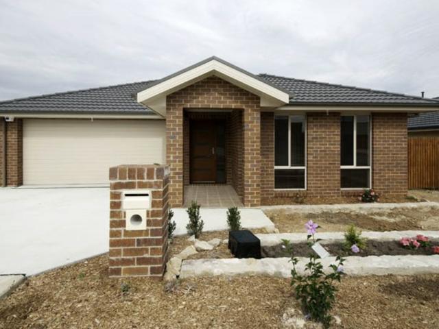 11 De Mole Street, Dunlop ACT for Rent LJ Hooker