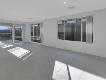 11 Deauville Approach Madora Bay, WA 6210