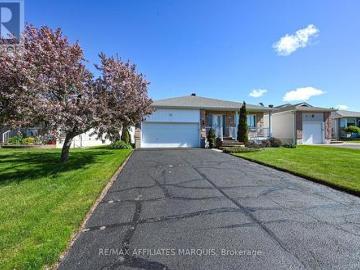 11 Decaria Boulevard, Perth, ON, K7H 3P6 house for sale | Listing ID X13108 | Royal LePage