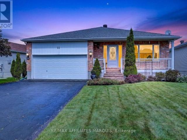 11 Decaria Boulevard, Perth, ON, K7H 3P6 house for sale | Listing ID X13764 | Royal LePage
