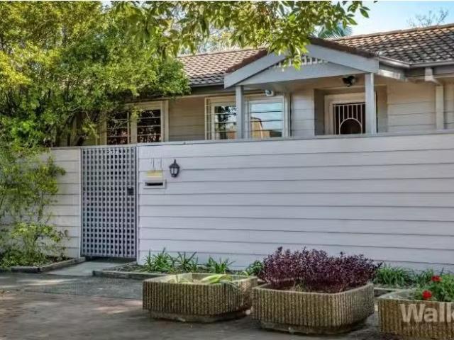 11 Donald Street, Hamilton House for rent Listed by Walkom Pr.