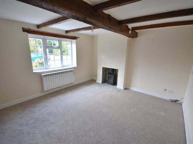 11 Dovehouse Green, Ashbourne, Derbyshire, DE6 1FF