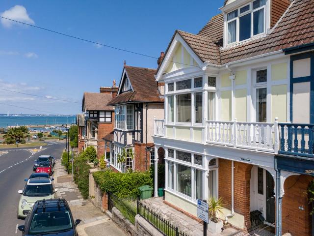 11 Dover Street, Ryde, Isle of Wight 5 bed semi detached house to rent £1,850 pcm £427 pw