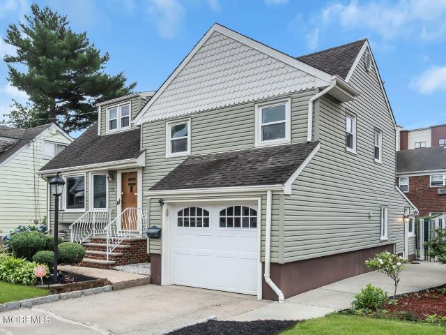 11 E Grove Avenue