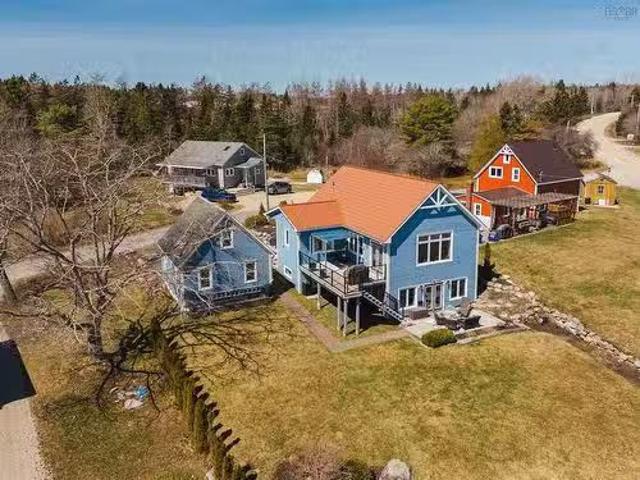 11 East River Point Road, East River Point, NS, B0J 1T0 hous.