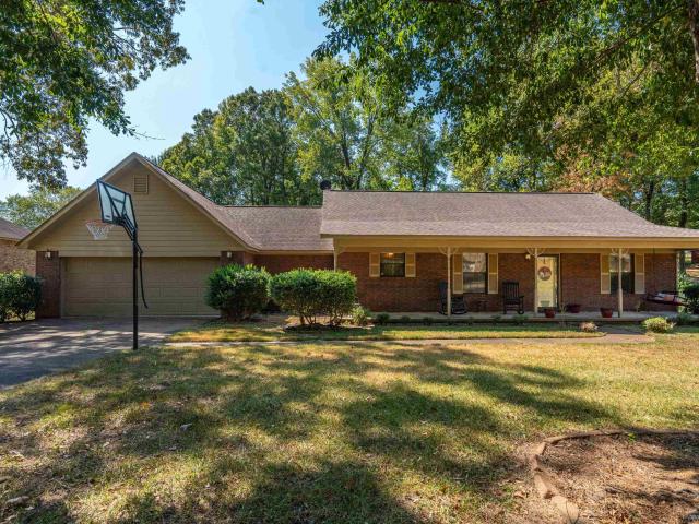 11 Edgewood Dr