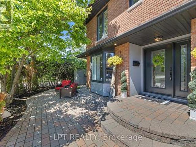 11 Elderwood Trail, Ottawa, ON, K2S 1C9 house for sale | Listing ID X13651 | Royal LePage