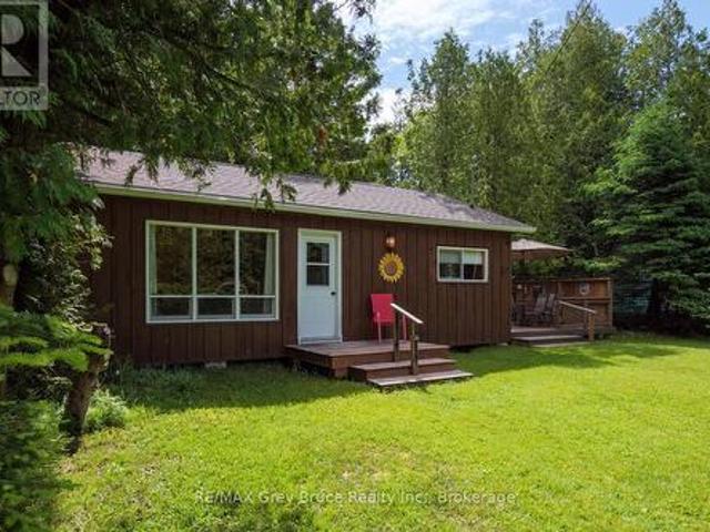 11 Eldridge Avenue, South Bruce Peninsula, ON, N0H 2G0 house for sale | Listing ID X13437 | Royal LePage