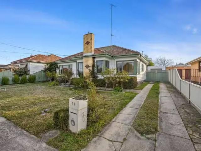 11 Elizabeth St, Wendouree VIC 3355 House For Lease