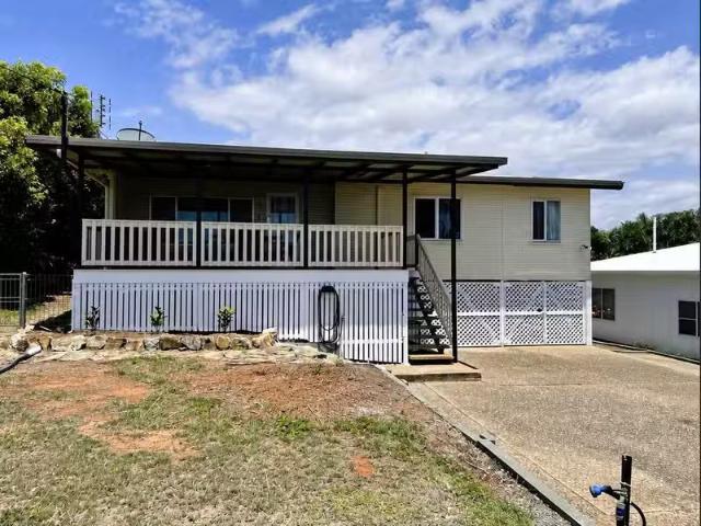 11 Evelyn Street, LAMMERMOOR, QLD 4703 House for Rent
