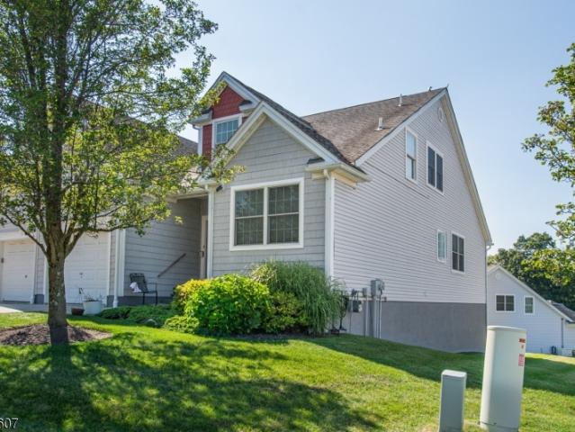 11 Fairchild Ln # 11