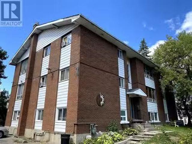 11 Fairbanks Street, Oshawa Central, ON, L1H 2L7 investmen.