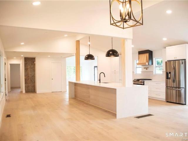 11 Fairmount Drive, Danbury, US, CT
