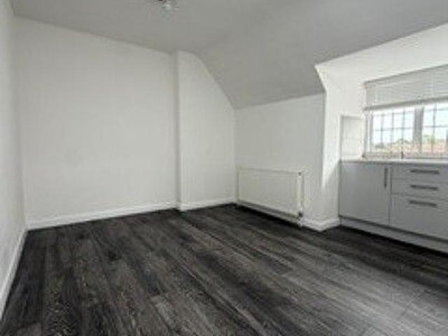 11 Fairway, Petts Wood, Orpington BR5, Studio to rent, £1,300 pcm | PrimeLocation