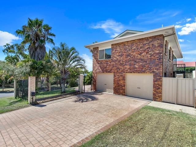 11 Faye Avenue Scarness, QLD 4655