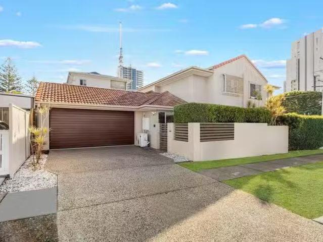 1/1 Ferny Fairway, Burleigh Heads, QLD 4220