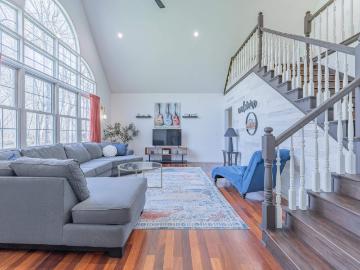 11 Foxridge Drive