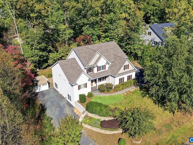 11 Fleetwood Dr