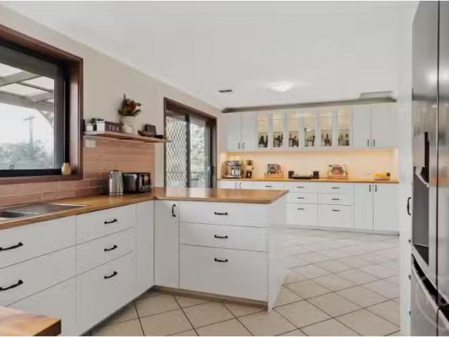 11 Fraenkel Street, Monash House for rent Listed by Jackie Ri.