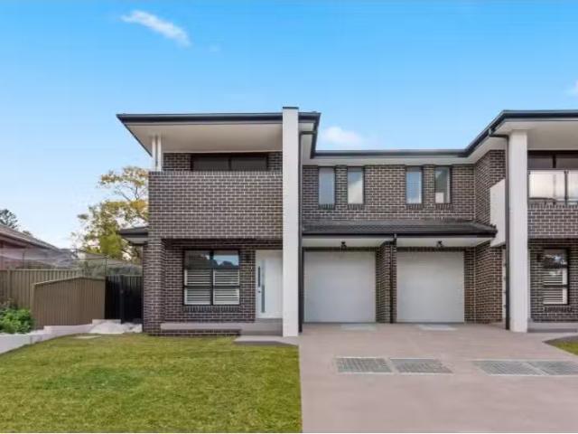 11 Fremont Avenue, ERMINGTON Townhouse for rent Listed by Enr.