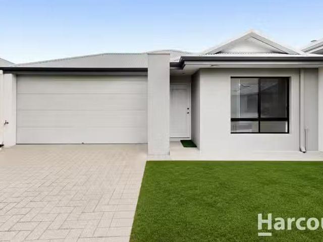 11 Fringelily Way, SINAGRA, WA 6065 House for Rent