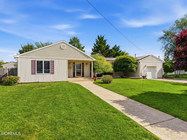 11 Girard Avenue