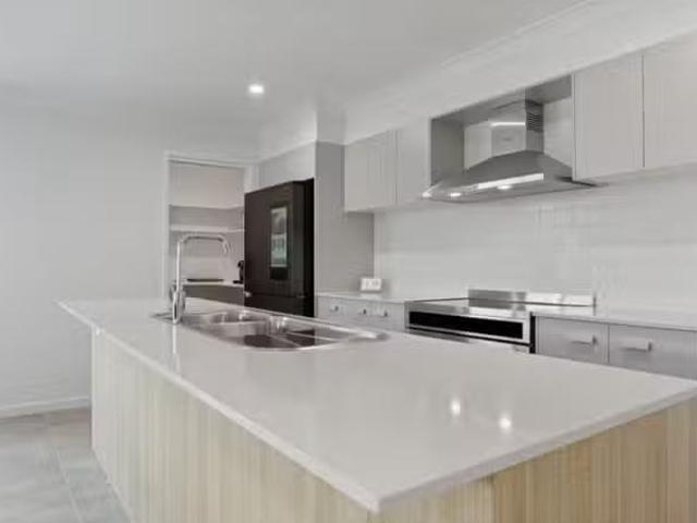 11 Golden Crescent, PALMVIEW, QLD 4553 House for Rent