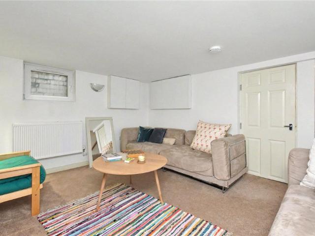 11, Glebe Place, Kirkstall, Leeds, West Yorkshire, LS5 3HW