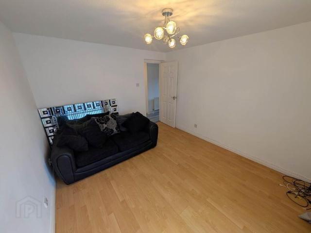 11 Glencolin Close, Glen Road, Belfast, BT11 8PE