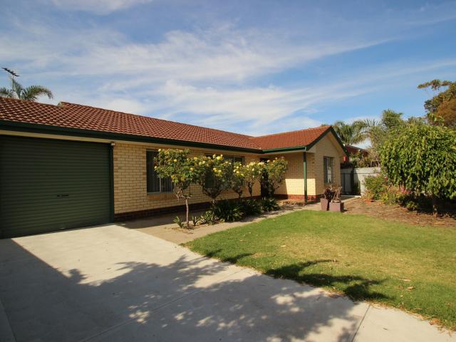 11 Grosvenor Road, Aldinga Beach SA
