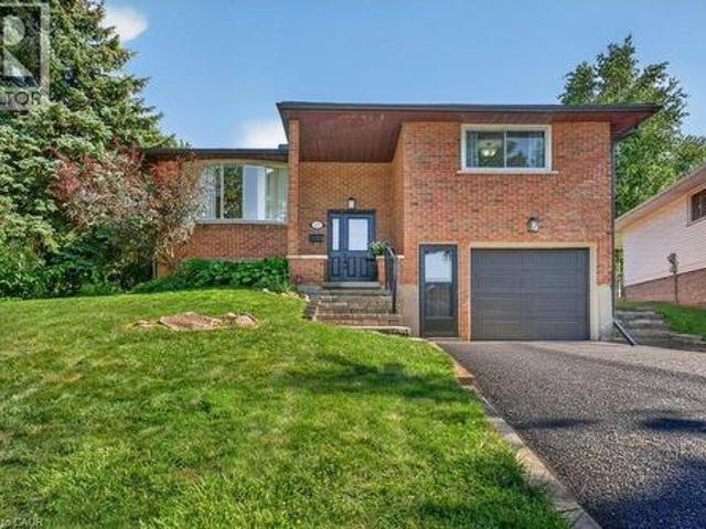 11 Graywood Court, Kitchener, ON, N2E 1W2 house for sale | Listing ID 40852 | Royal LePage