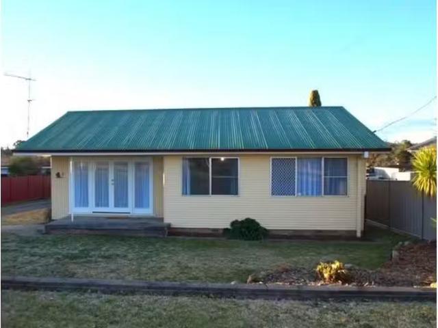 11 Grafton Road, ARMIDALE House for rent Listed by Property M.